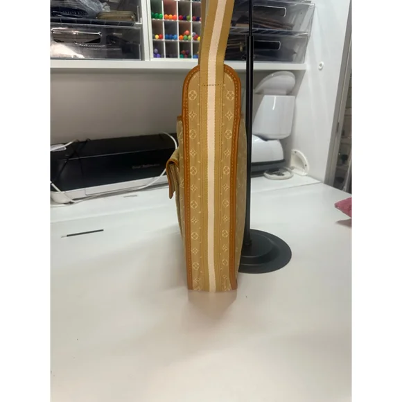 Women's Louis Vuitton Beige Brown Monogram Canvas Crossbody Bag One Size - Picture 10 of 16